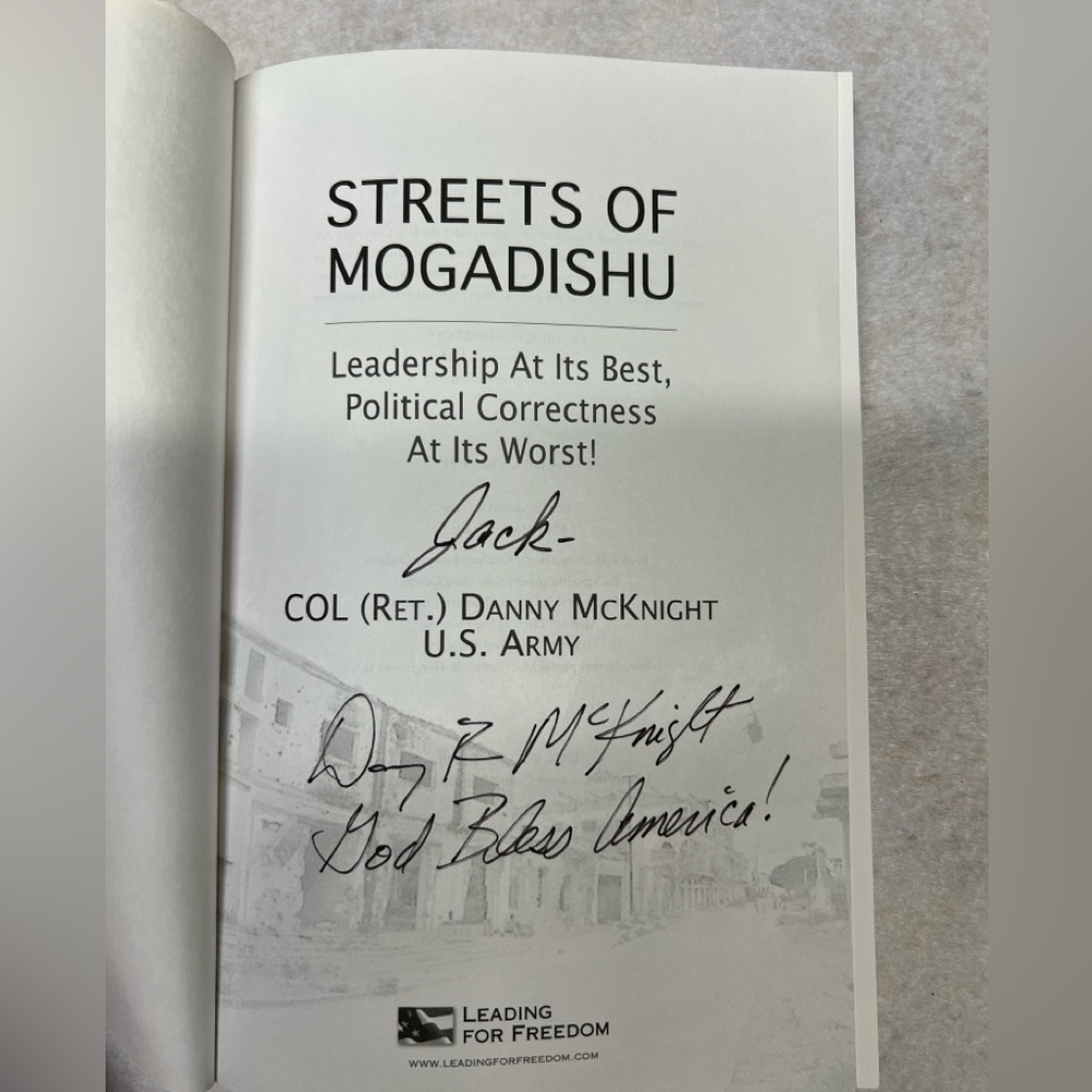 Streets of Mogadishu (Battle of Mogadishu) Danny R McKnight (2011, Signed) - Picture 2 of 4